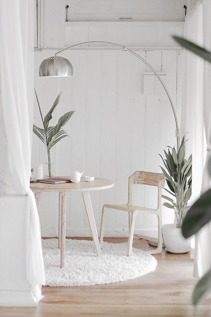 minimalist floor lamps by posh pennies