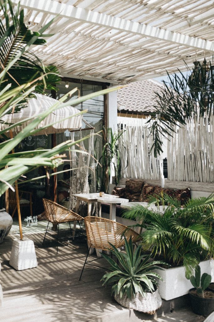 Affordable patio decor ideas by Posh Pennies