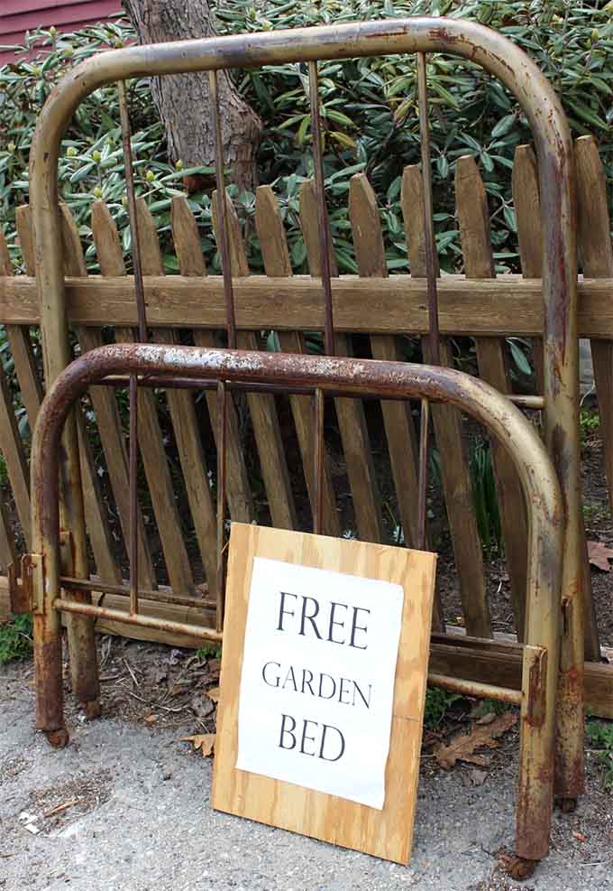 how to decorate with no money - check your neighborhood for free stuff