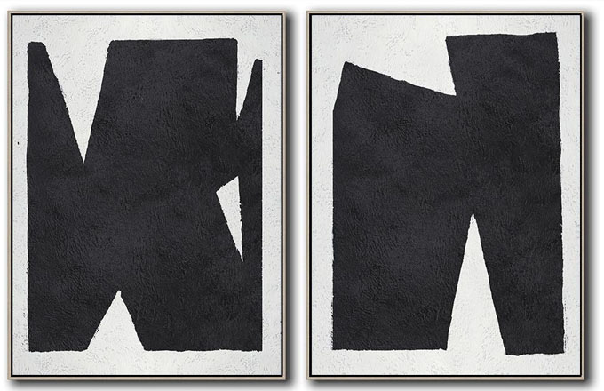 Discover 17 of the best, affordable large wall decor ideas right here! Decorating large blank walls doesn't have to be intimidating or expensive! Big black and white abstract canvas art like this can easily be DIY'd