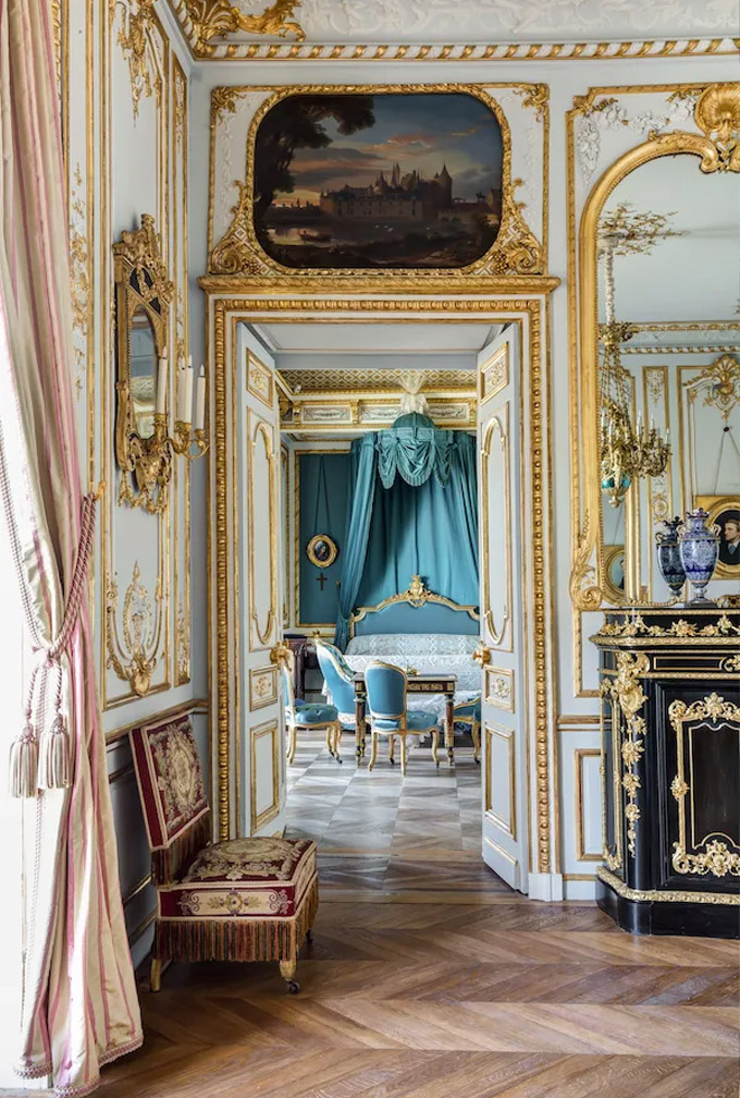 extremely ornate and elaborate traditional interior