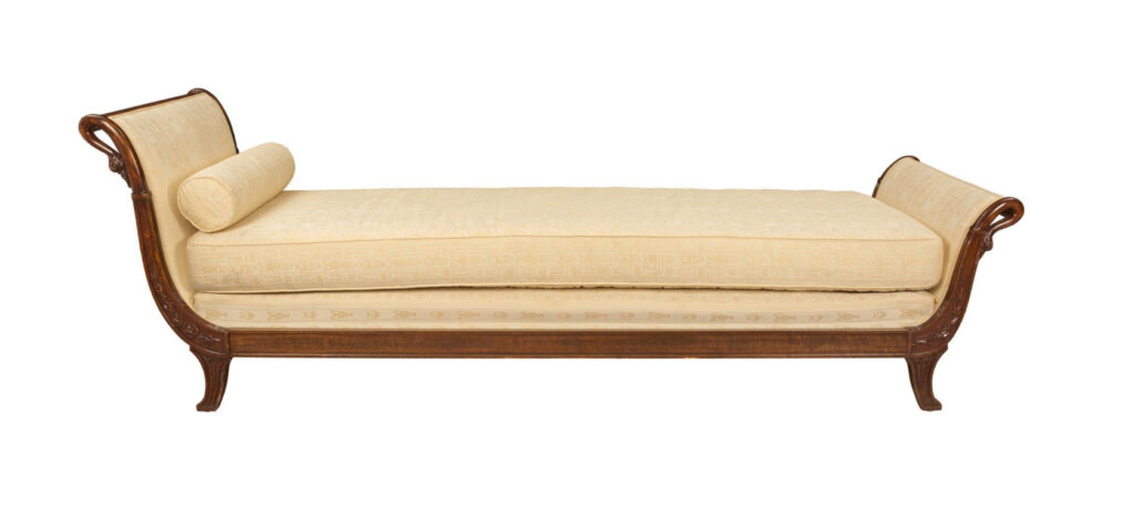 recamier sofa in beige