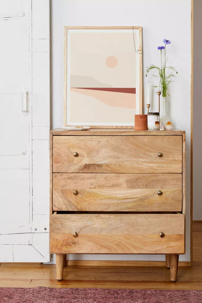 smaller dressers are best for small bedrooms
