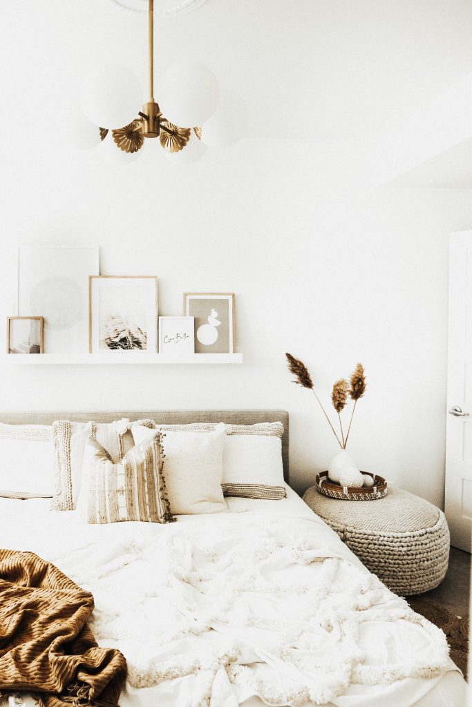 OATMEAL COLOR WOVEN OTTOMAN IN BEDROOM